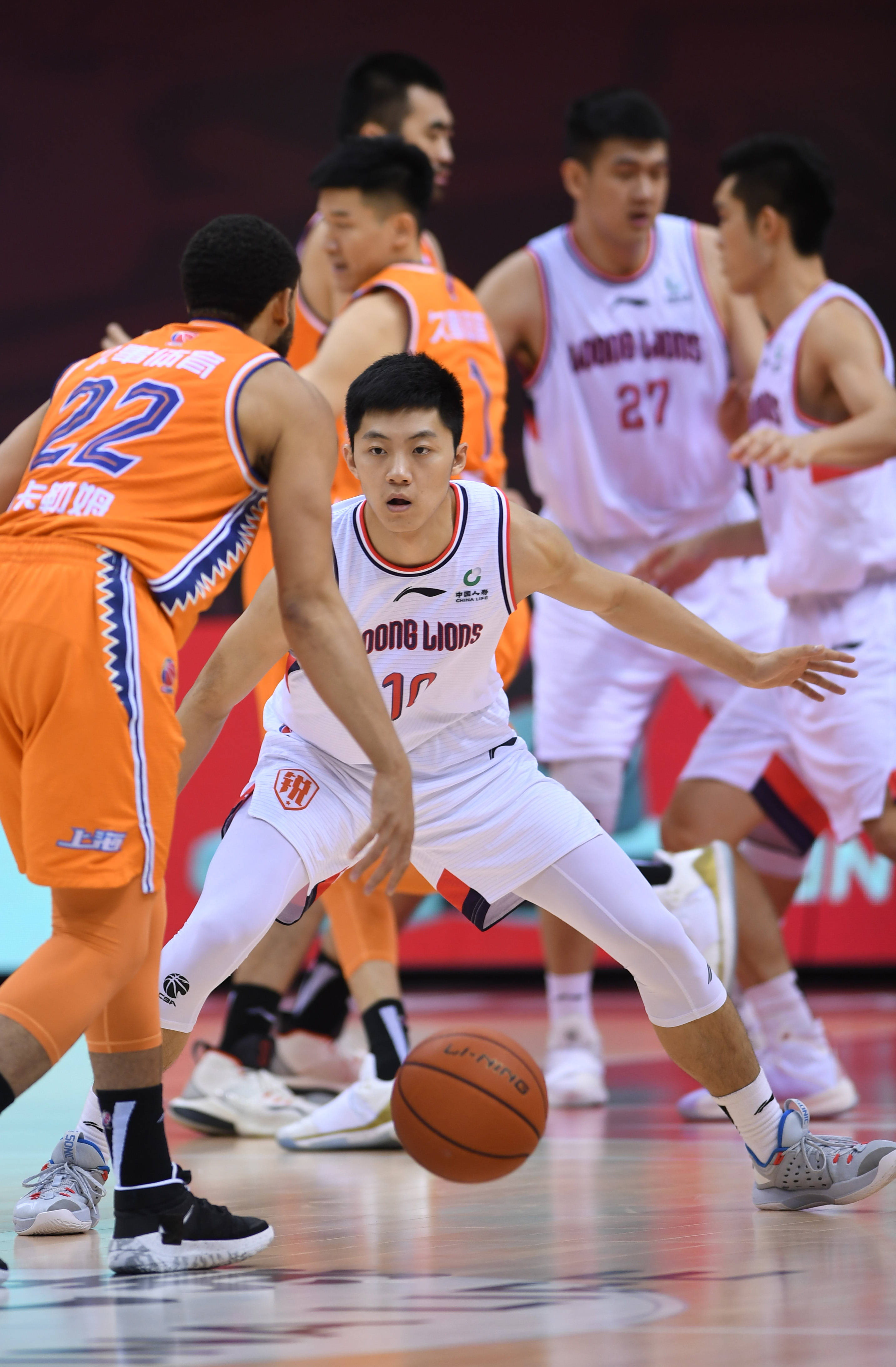 本土球员在锻炼中展示出色表现