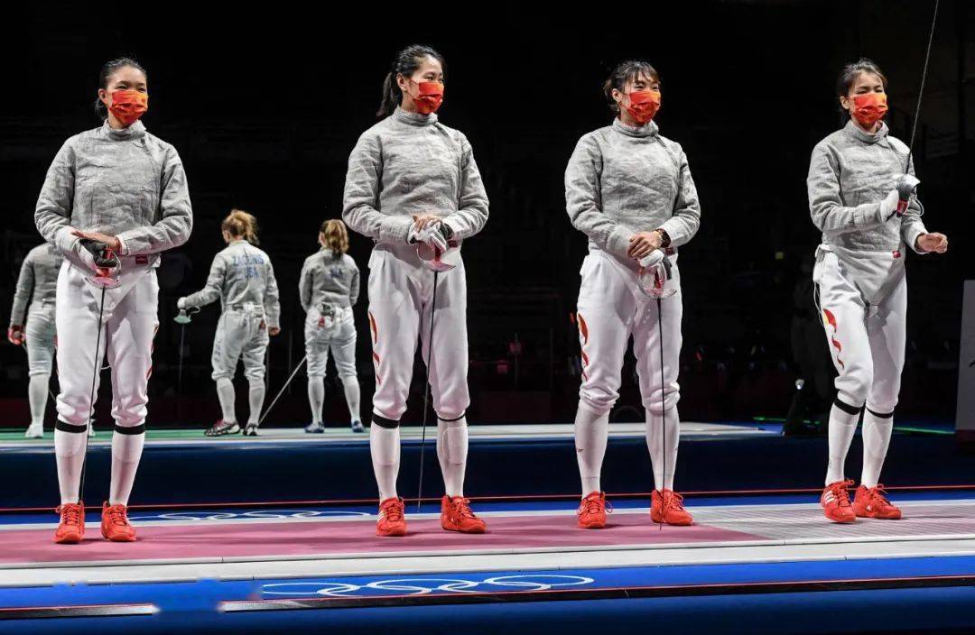 俄罗斯代表队倾力奋战，终夺得击剑金牌