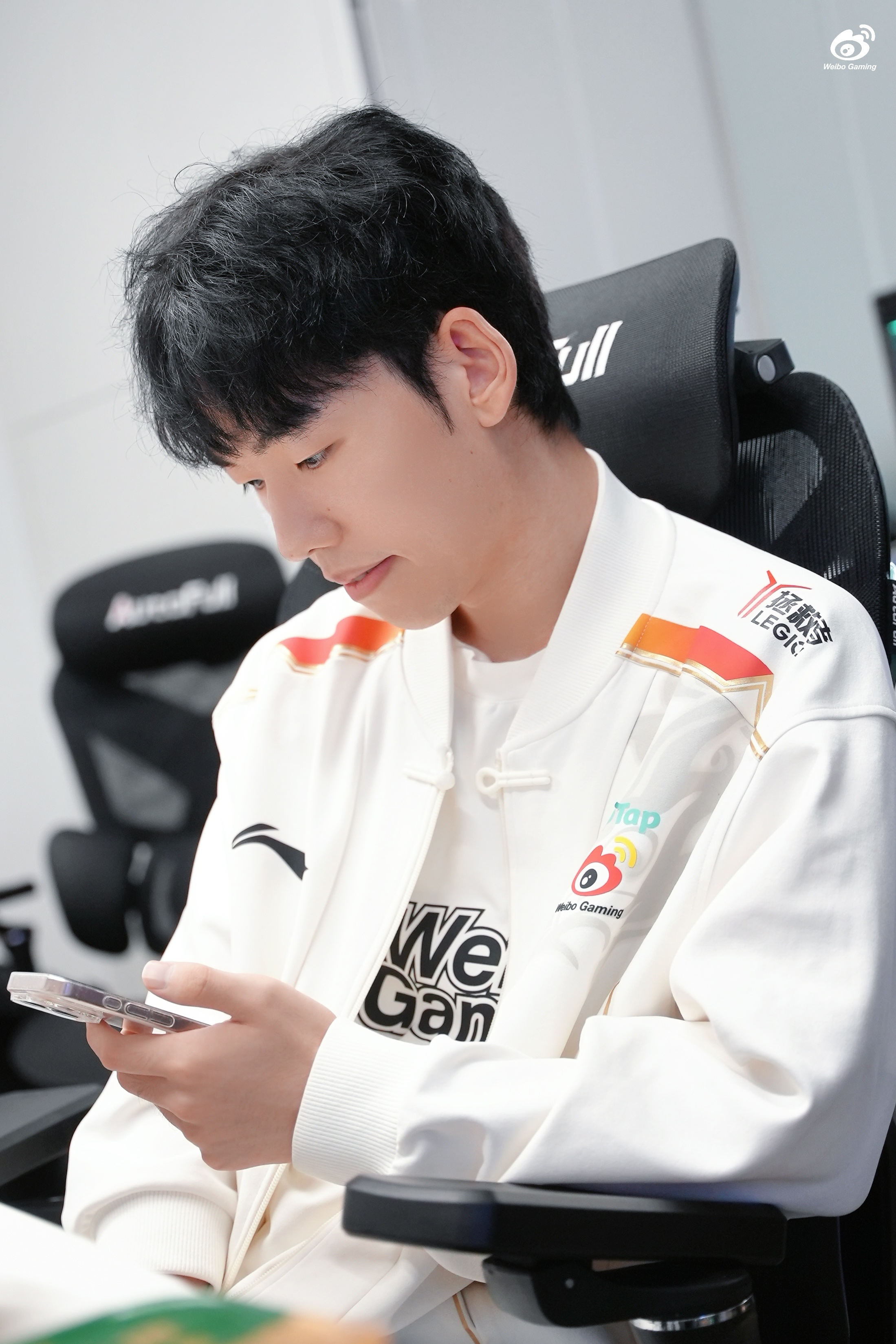 包含EG绝杀WBG，Gumayusi线上压制力十足顶尖较量2025世界赛，留下经典瞬间的词条